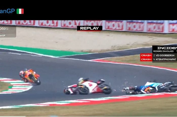 Pembalap Thailand, Nakarin Atiratphuvapat, terlibat tabrakan dengan Zonta vd Goorbergh saat kualifikasi Moto2 Italia 2025.