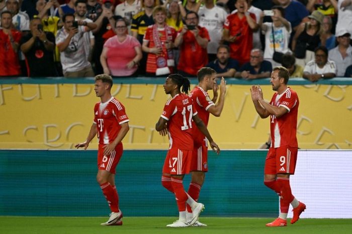 Para pemain Bayern Muenchen merayakan gol Harry Kane (kanan) ke gawang Boca Juniors pada fase grup Piala Dunia Klub 2025.