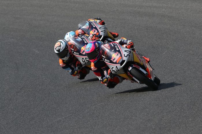 Pembalap Indonesia, Veda Ega Pratama menjadi juara balapan pertama Red Bull Rookies Cup 2025 seri Mugello.