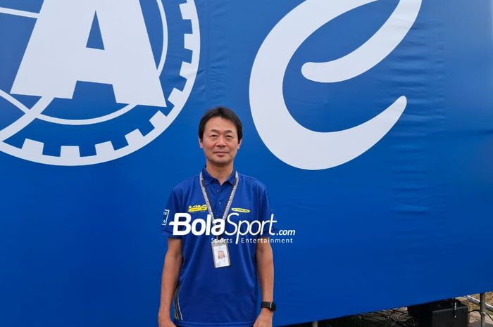 Technical Research &amp; Development Center, Chief Strategy Lead, Yamaha Motor Co., Ltd, Takashi Hara berpose di Jakarta International E-Prix Circuit, Ancol, Jakarta, Sabtu (21/6/2025).
