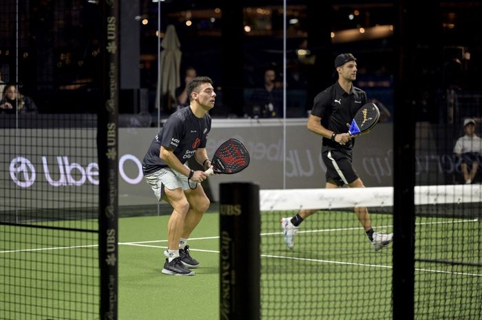 Padel dimainkan secara ganda atau 2 lawan 2.
