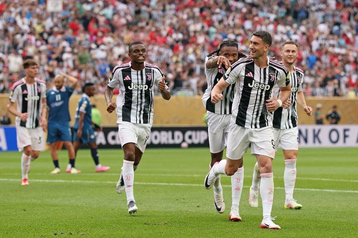 Para pemain Juventus merayakan gol Dusan Vlahovic ke gawang Wydad Casablanca pada duel Piala Dunia Klub 2025 di Philadelphia (22/6/2025).