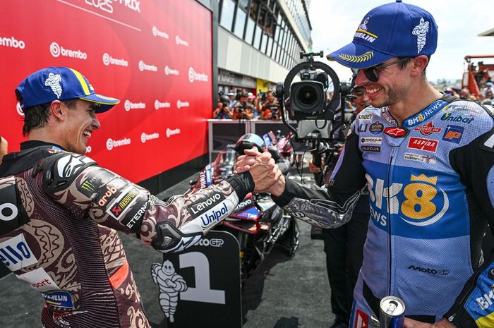 Marc Marquez sedih sang adik, Alex Marquez, ikut kena imbasnya setelah dicemooh penggemar Italia setelah balapan MotoGP Italia 2025.