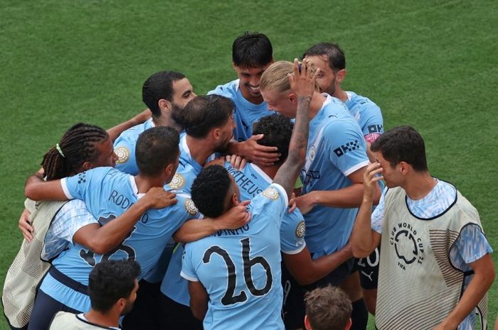 Erling Haaland berhasil mencetak gol ke-300 dalam kariernya saat Man City menghadapi Juventus, Jumat (27/6/2025).