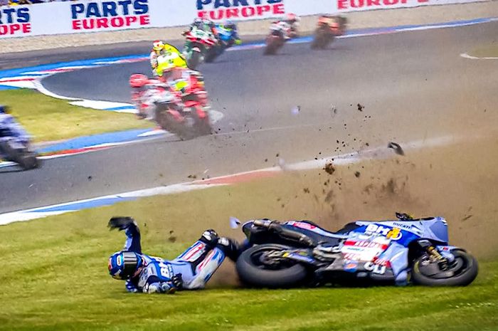 Pembalap BK8 Gresini Racing, Alex Marquez, saat tampil pada balapan MotoGP Belanda di Sirkuit Assen, Assen, Belanda, 29 Juni 2025.