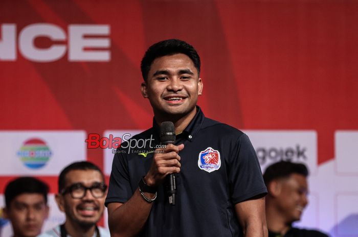 Pemain Port FC, Asnawi Mangkualam Bahar, melakukan blunder saat melawan Arema FC. 