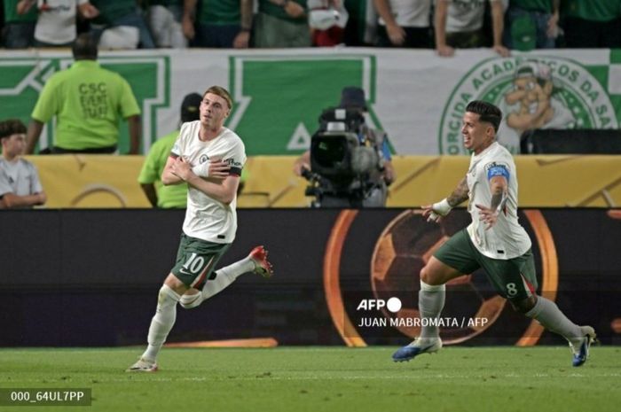 Selebrasi bintang Chelsea Cole Palmer usai mencetak gol ke gawang Palmeiras di babak perempat final Piala Dunia Klub 2025.