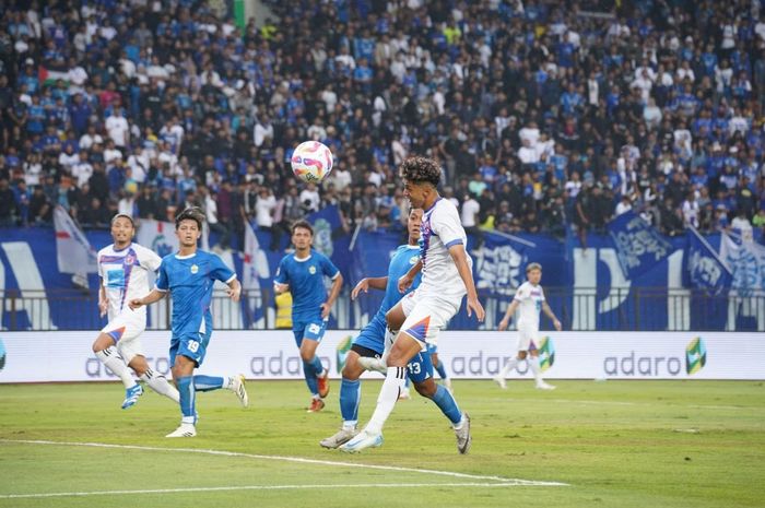 Momok timnas Indonesia di Piala AFF, Bordin Phala, ikut menyumbang gol untuk Port FC ke gawang Persib Bandung pada laga pembuka Piala Presiden 2025 di Stadion Si Jalak Harupat, Bandung, Minggu (6/7/2025).