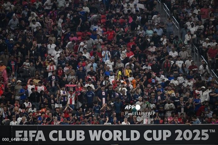 Fans Paris Saint-Germain (PSG) saat menyaksikan pertandingan Piala Dunia Klub2025.