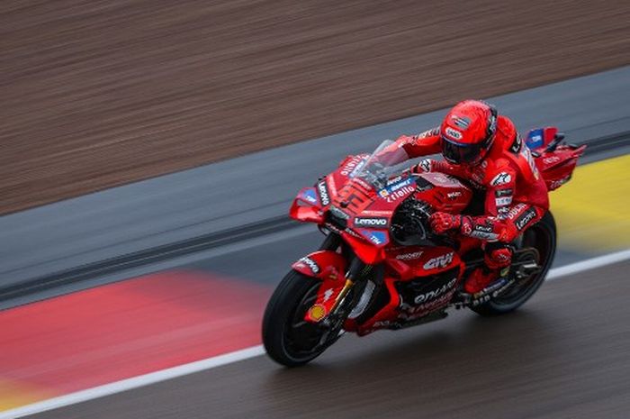 Pembalap Ducati, Marc Marquez, pada sprint race MotoGP Jerman 2025 di Sachsenring, Sabtu (12/7/2025).