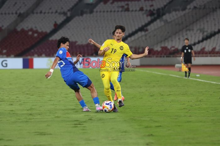 Suasana laga babak penyisihan Grup A Piala AFF U-23 2025 antara Timnas U-23 Malaysia versus Timnas U-23 Filipina di Stadion Utama Gelora Bung Karno, Senayan, Jakarta, Selasa (15/7/2025).