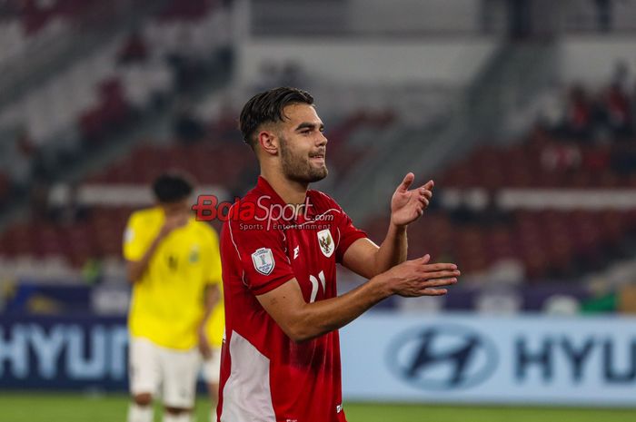 Jens Raven sedang melakukan selebrasi pacu jalur seusai mencetak gol dalam laga babak penyisihan Grup A Piala AFF U-23 2025 antara Timnas U-23 Indonesia versus Timnas U-23 Brunei Darussalam di Stadion Utama Gelora Bung Karno, Senayan, Jakarta, Selasa (15/7/2025).