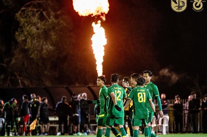 Pemain Persebaya Surabaya saat melawan Western Australia, 9 Juli 2025.