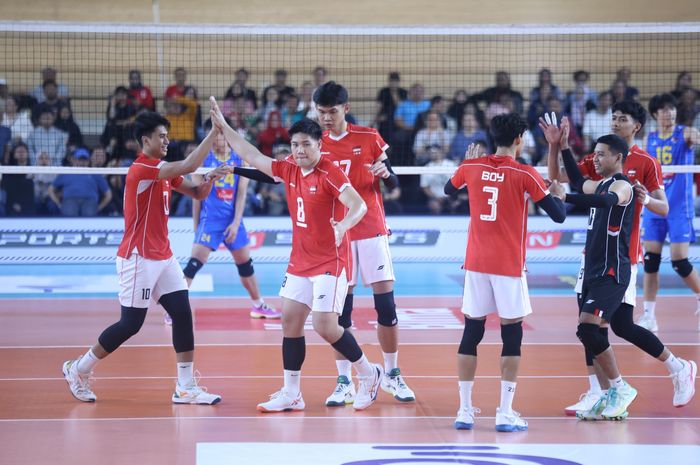 Timnas voli putra Indonesia pada laga perdana leg 2 SEA V League 2025 di Jakarta International Velodrome, Jakarta,  Rabu (16/7/2025).