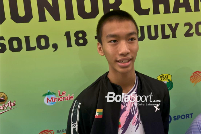 Tunggal putra Myanmar, Nyan Shaine Lin, saat ditemui di mixed zone setelah pertandingan melawan Indonesia di fase grup beregu campuran Kejuaraan Asia Junior 2025 di Solo, Jawa Tengah, 18 Juli 2025. 