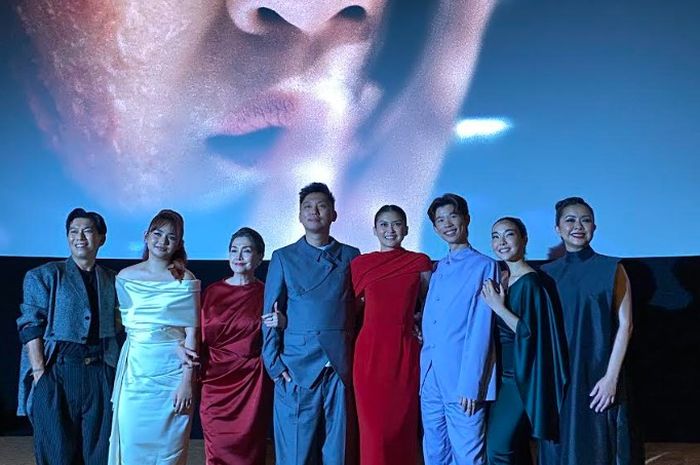 Porno busty yetkazib beruvchi qiz