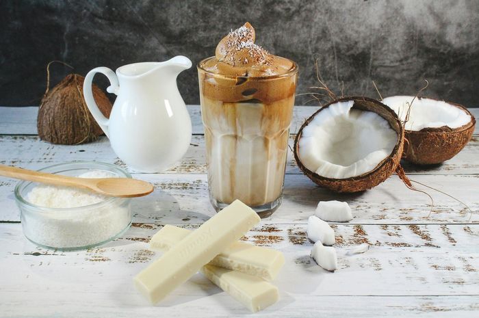 Tren Coconut Milk Coffee, Amankah Minum Kopi yang Dicampur Santan?