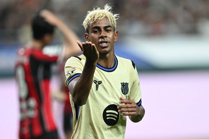 Ayah Lamine Yamal, Mounir Nasraoui, menyebut putranya lebih layak meraih Ballon d'Or 2025 ketimbang Ousmane Dembele.