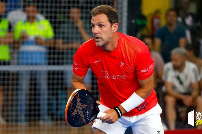 Pemain padel asal Spanyol, Juan Martin Diaz.