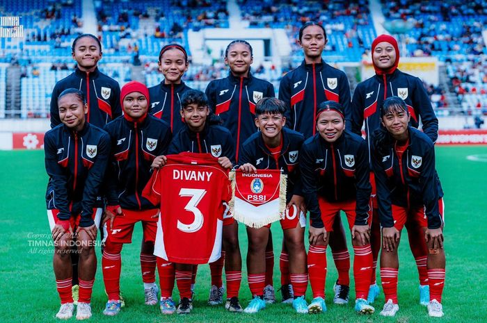 Starting XI Timnas putri U-20 Indonesia Vs Myanmar dalam laga kedua Kualifikasi Piala Asia U-20 Putri 2026 di Stadion Thuwunna, Yangon pada Jumat (8/8/2025).  