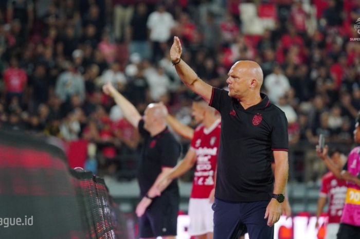 Pelatih Bali United Johnny Jansen tak menyangkan ditahan Persik Kediri di laga perdana Super League.