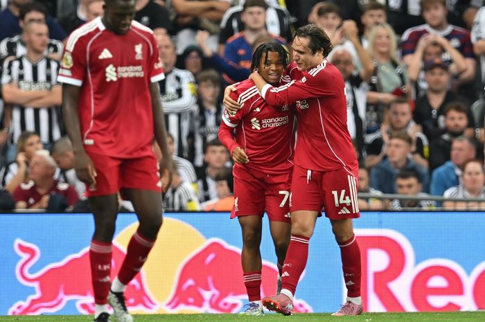 Liverpool berhasil menciptakan sejarah baru di Liga Inggris usai menumpas Burnley, Minggu (14/9/2025).