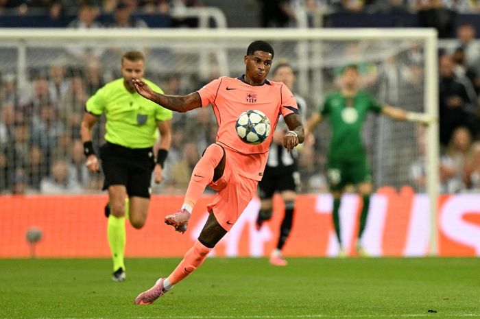 Marcus Rashford mendapat permintaan maaf dari penggemar Barcelona usai laga menghadapi Newcastle United.