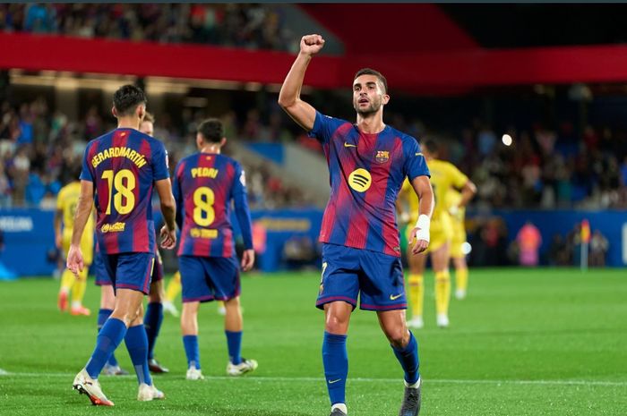 Barcelona terus memepet posisi Real Madrid di puncak klasemen sementara Liga Spanyol menyusul kemenangan besar atas Getafe.