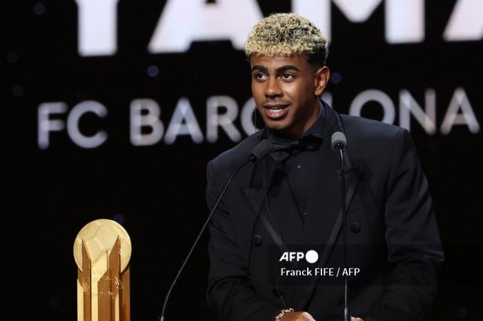 Legenda Real Madrid, Zinedine Zidane, mengaku dibuat kagum dengan penampilan wonderkid Barcelona, Lamine Yamal.