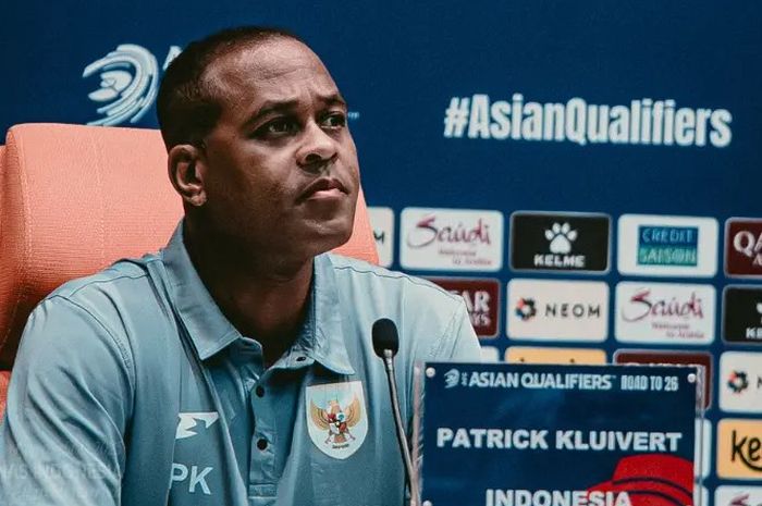 Pelatih Indonesia Patrick Kluivert pernah terseret kasus judi yang membuatnya punya utang hampir Rp70 miliar. Saat itu dia adalah pelatih tim cadangan FC Twente (Kitagaruda)