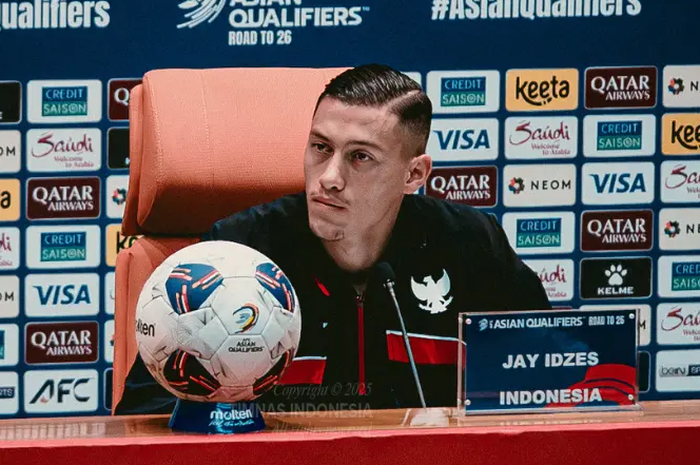 Kapten timnas Indonesia, Jay Idzes, berpesan kepada suporter tentang kemungkinan gagal lolos ke Piala Dunia 2026.