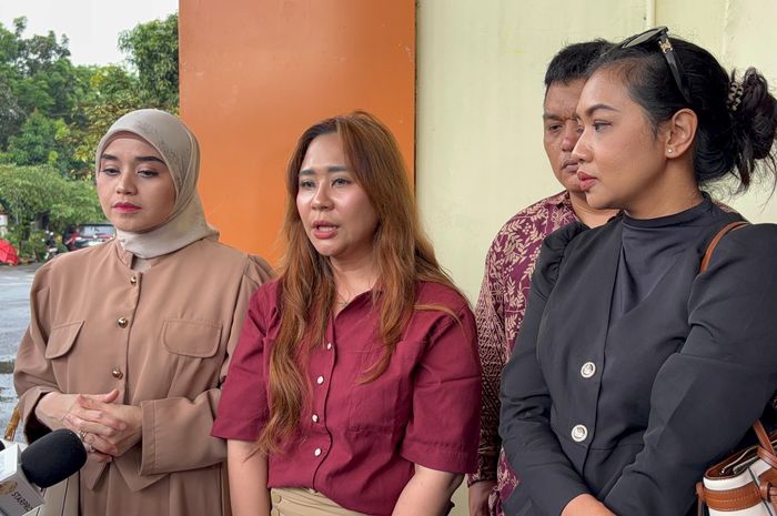 Hayz paytida siydik chiqarish pastdan korinadi.