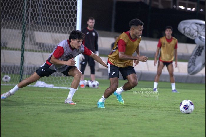 Pemain timnas Indonesia saat melasanakan sesi ofisial training jelang melawan Arab Saudi, Selasa (7/10/2025).
