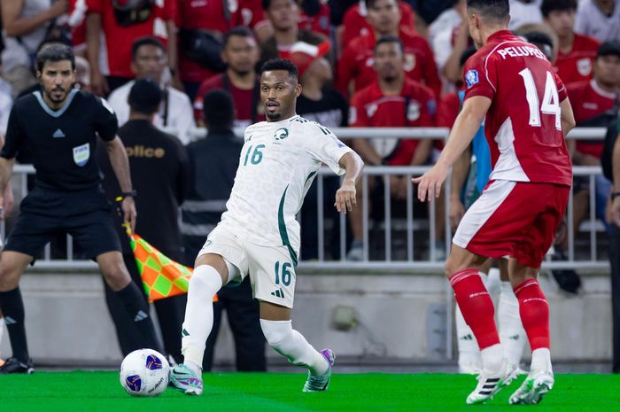 Suasana pertandingan Timnas Indonesia versus Timnas Arab Saudi di Kualifikasi Piala Dunia 2026.