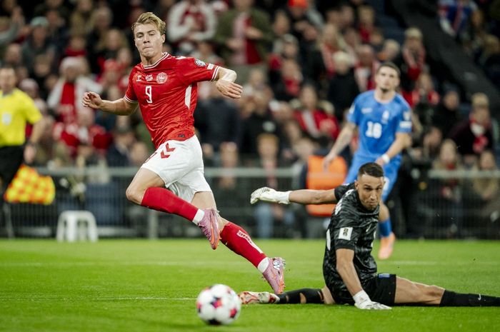 Rasmus Hojlund menjebol gawang Yunani dalam lanjutan Kualifikasi Piala Dunia 2026.