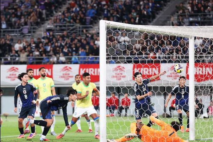 2 blunder konyol Fabricio Bruno menyebabkan Timnas Brasil kalah dari Timnas Jepang dalam laga uji coba.