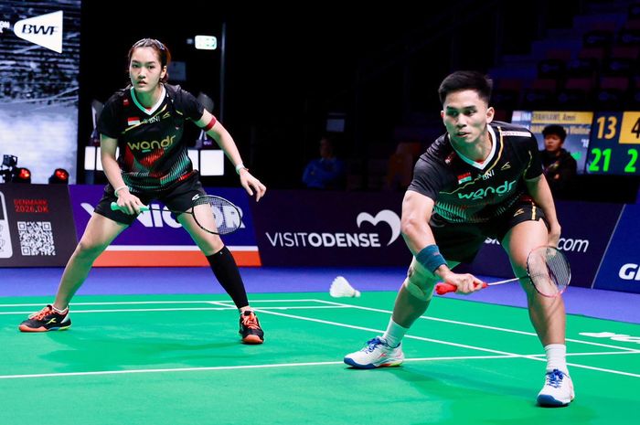 Ganda campuran Indonesia, Amri Syahnawi/Nita Violina Marwah, saat tampil pada babak pertama Denmark Open 2025 di Odense, Denmark, 15 Oktober 2025.