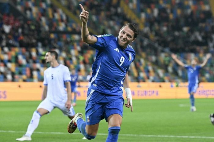 MAteo Retegui mencetak dua gol ke gawnag Israel dalam lanjutan Kualifikasi Piala Dunia 2026 zona Eropa.