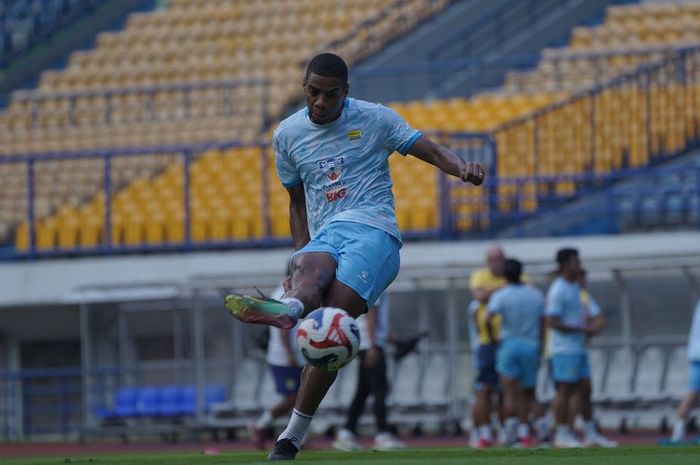 Penyerang Persib Bandung, Uilliam Barros.