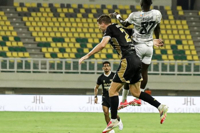 Suasana pertandingan antara Dewa United vs Madura United pada laga pekan kedelapan Super League 2025-2026 di Banten International Stadium, Kamis (16/10/2025).