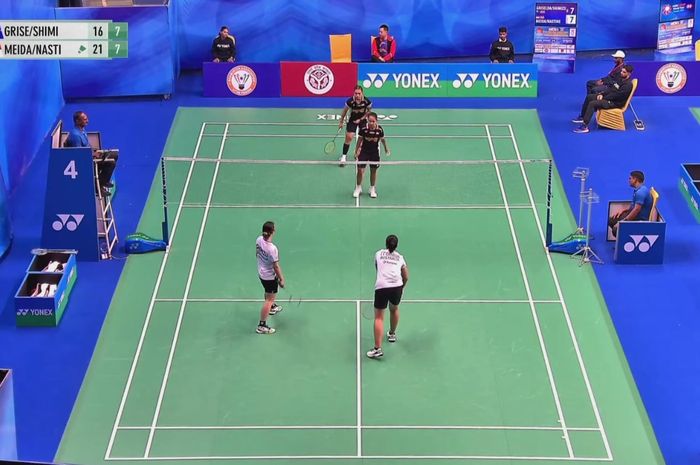 Ganda putri Indonesia, Isyana Syahira Meida/RInjani Kwinara Nastine(atas), pada babak pertama Syed Modi International 2025