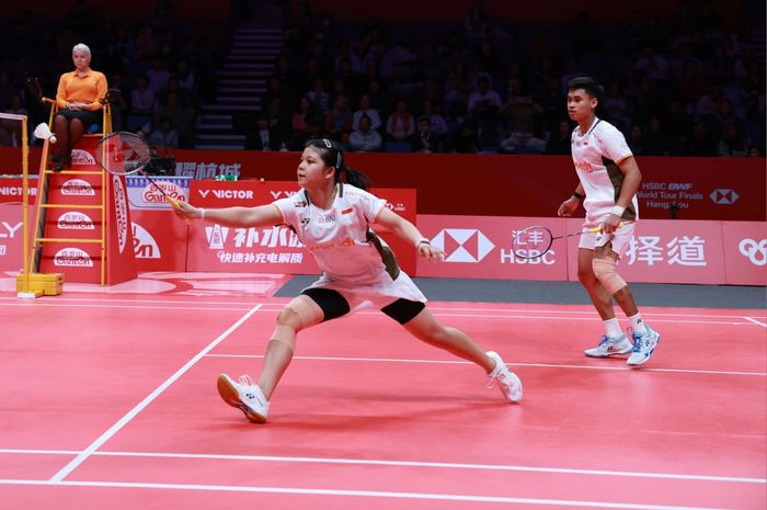 Pasangan ganda campuran Indonesia Jafar Hidayatullah/Felisha Alberta Nathaniel Pasaribu, pada babak penyisihan grup BWF World Tour Finals 2025 di Hangzhou, China, Kamis (18/12/2025).