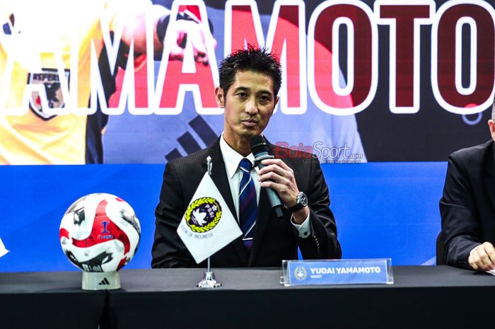 Arema FC Coach Slams Japanese Referee Yudai Yamamoto After Super League Loss | Red Cards & Controversial Decisions