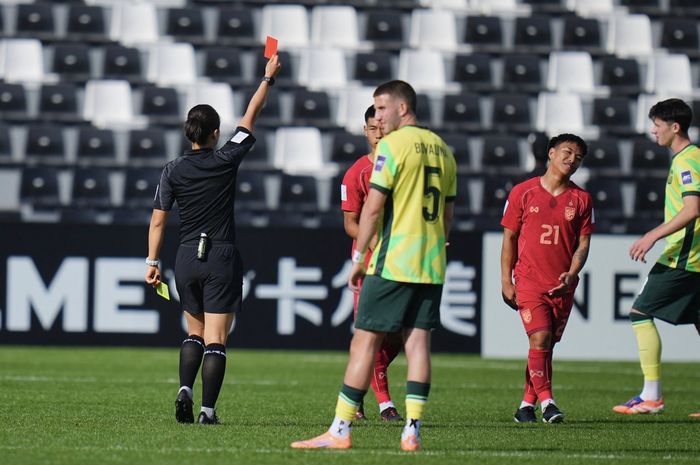 Timnas U-23 Thailand menelan kekalahan 1-2 dari Timnas U-23 Australia dalam laga pertamanya di Piala Asia U-23 2026.