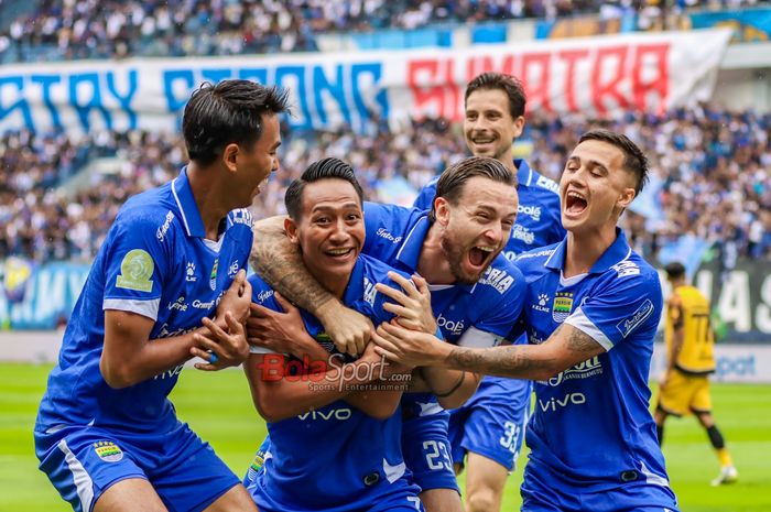 Persib Bandung Leading Super League 2025-2026: Can They Clinch the Title?