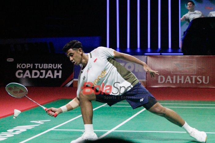 Tunggal putra Indonesia, Alwi Farhan, saat tampil dalam babak final Indonesia Masters 2026 melawan wakil Thailand, Panitchaphon Teeraratsakul, di Istora Senayan, Jakarta, Minggu (25/1/2026).