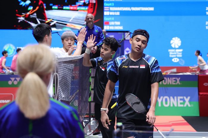 Reaksi ganda putra Indonesia, Leo Rolly Carnando/Bagas Maulana (kanan) usai tersisih pada babak 32 besar All England Open 2026, Selasa (3/3/2026)