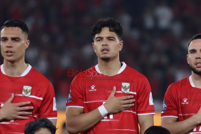 Striker Timnas Indonesia Ragnar Oratmanjoen (tengah) dan Sandy Walsh dikabarkan sudah mengunjungi Persib.