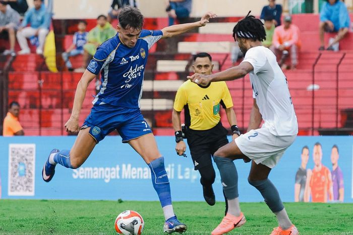 Suasana pertandingan antara PSIM Yogyakarta vs PSM Makassar pada laga pekan ke-27 Super League 2025-2026 di Stadion Sultan Agung, Bantul pada Jumat (10/4/2026).