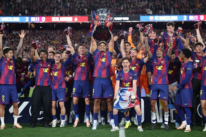 Barcelona siap berhutang untuk mendatangkan pemain incaran.